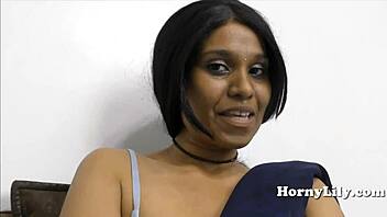 Wow! MILF indiană își umple pizda păroasă și fundul mare