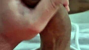 Sexy twink jerks off deliciously, contrasting his cute exotic look