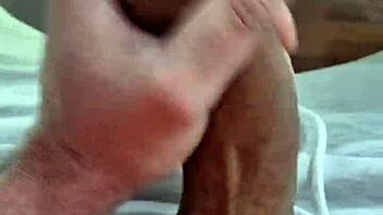 Sexy twink jerks off deliciously, contrasting his cute exotic look