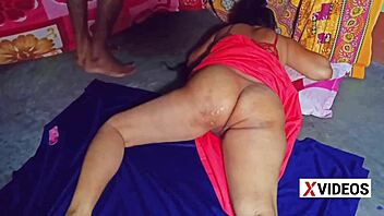 स्लट भाभी एनल सेक्स हॉट डॉगी में ह्यूज क्रीमपाई के साथ