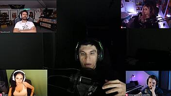 joycgee and fancy 4 on webcam chat