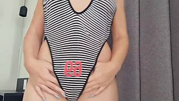 novinha gostosa rebola gostoso na masturbação