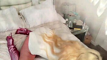 Glamour Milf Plays With Tight Wet Pussy And Boobs At Home 😍