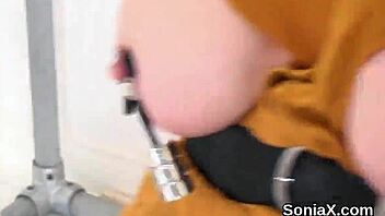 i'm sonia, an unfaithfull english lady revealing my heavy tits.