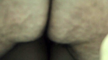 Amateur couple's steamy session ends with a deep and filling creampie
