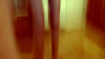 Pretty Vendy uses her new vibrator for intense solo play