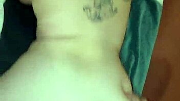 Rubia Swallows It All And Squirts Passionately