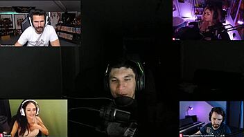 joycgee and fancy 4 on webcam chat