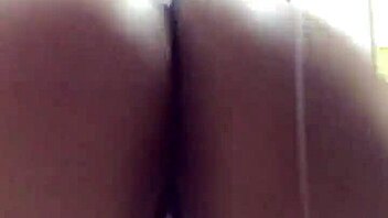 Sensual dancer shows off her curves in a steamy recording