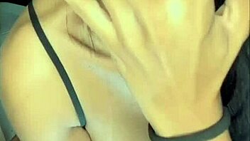 peruana submissa chupando buceta na rua 😈