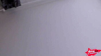 schwarzhaarige milf mit dickem arsch fickt den freund ihrer stieftochter