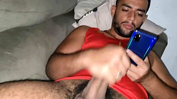 i'm watching this cat masturbate to gay furry hentai, it's so weird but hot