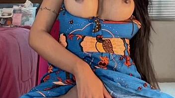 peruana submissa chupando buceta na rua 😈