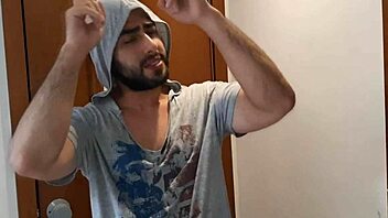 Leo Skull meets Desirenovinha for monster cock sucking 😏