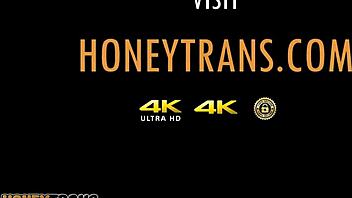 Fit trans milf Nicole Miller drka z igračkami v perilicah uživa analno solo