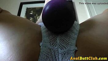 speculum in booty for lesbian plug fun