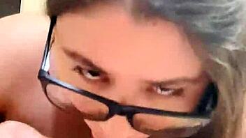 Hermosa Puta Gives Blowjob And Cumshot To Minniedays