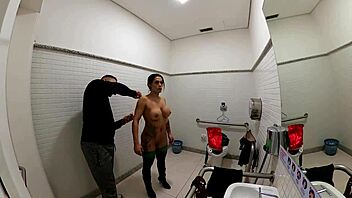 garota cosplay de jade mortal kombat fazendo sexo dentro do banheiro no halloween - mr matusalem