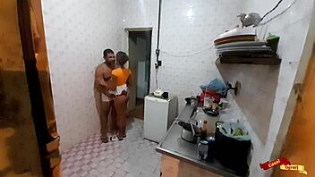conversational fudendo na cozinha com enteada teen em anal 18+
