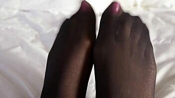 My Long Toes Look So Good in Pantyhose