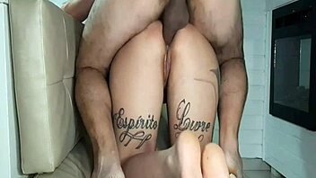 Novinha Dos Olhos Lindos Adoro Uma Foda Com Uma Novinha.