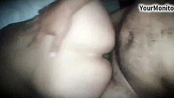 la vecinita me invita a su habitación 😏