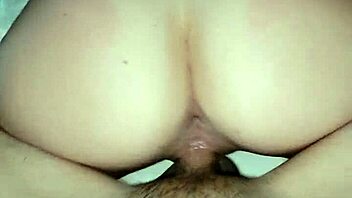 white girl ridin’ that dick, damn good