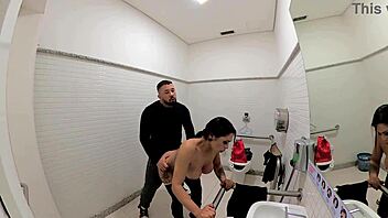 garota cosplay de jade mortal kombat fazendo sexo dentro do banheiro no halloween - mr matusalem