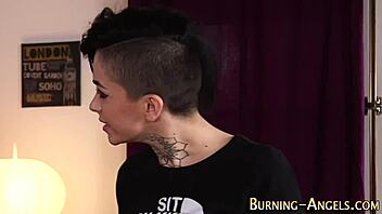 hey, alt tattoo slut gets pussy eaten out 😈