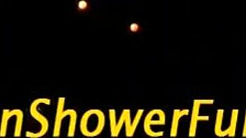 i'm urinatn on my lesbain babe