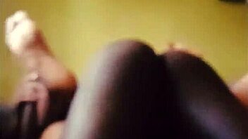 I'm watchin dzaddylongstrokes fuckin big ass milf preview