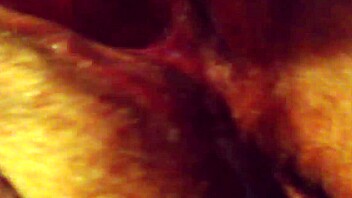 Kys achieves orgasm with a bottle, getting wet and cumming