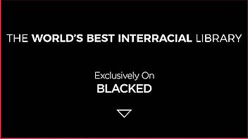 بلاكد غولدن: بلوندة رائعة تركب في تجميعة ملحمية