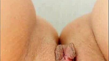 i'm depravedminx with wet pusy hot moanz from rough ridin and masturbaton. i cum so hard!