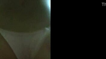 minha empregada veio de vestido curto e comi ela de quatro 😏