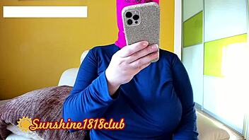 Busty Webcam Model Show!