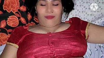 Indian amateurs enjoy homemade sex with hot girls
