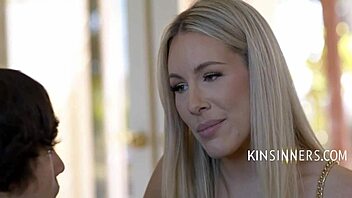 ลูกชาย ลองเย็ดเมียนอกรีตผมบลอนด์ จับนมข้า เลิกกังวลคืนนี้