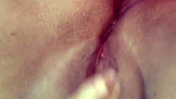 gozei gostosinho with my dripping pussy and torn shorts in bedroom solo