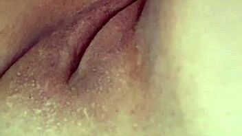 gozei gostosinho with my dripping pussy and torn shorts in bedroom solo