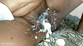 यंग एशियन मिल्फ कंट्री रैंच पर क्रीमपाई लेती है। उसकी टाइट गांड को जोर से पाउंड किया जाता है!