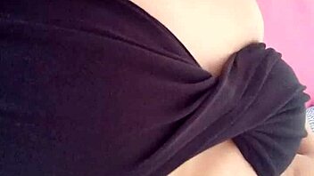 gozei gostosinho with my dripping pussy and torn shorts in bedroom solo