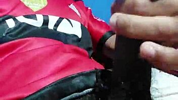 Hairy and uncut: Pentelhudo's Flemish faggot in action