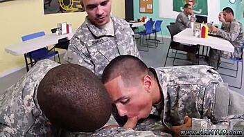 gejovia s obrovskými vtákmi drilujú seržanta zadarmo