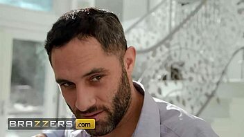 lulu chu and jasmine wilde swallow maestro's dick during concert break at brazzers