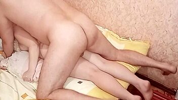 Quick fuck with big cock ends in creampie.