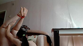 i tied her legs and made her cum