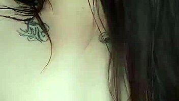 i'm watchin this girl masturbate her wet pussy on video call