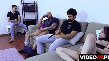 Polskie filmy porno with shaved pussy and fingering in threesome 😏