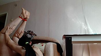 i tied her legs and made her cum